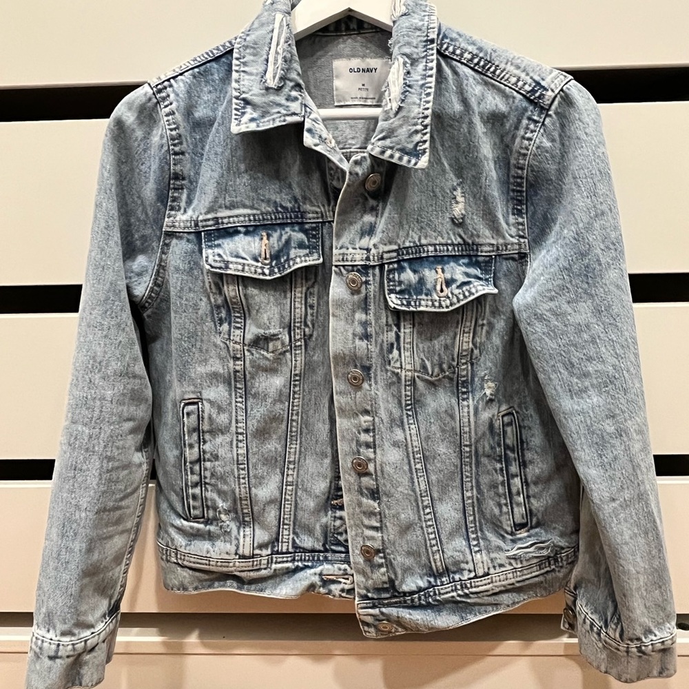 Old Navy Medium Petite light wash denim jacket new without tags